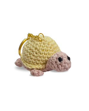 Handmade Turtle Keychain in Wool - Anna's Creations 